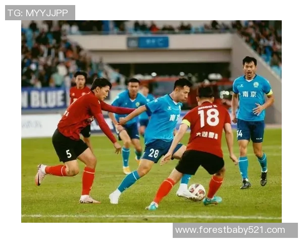 南京足球队荣登足球战术排行榜第十名展现出色战术实力与团队协作能力