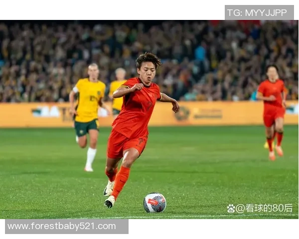 足球明星的另一半大揭秘:那些令人羡慕的足球妻子们的故事与风采 足球明星的另一半大揭秘:那些令人羡慕的足球妻子们的故事与风采